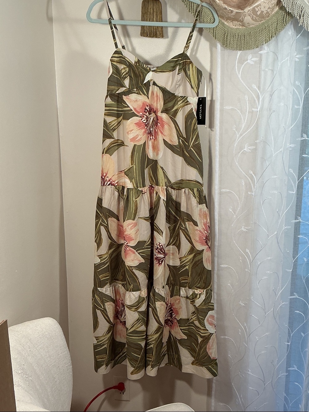 NWT Taylor Floral Tiered Dress Sz S Cream, Pink & Green Cotton Spaghetti Straps - Picture 5 of 13